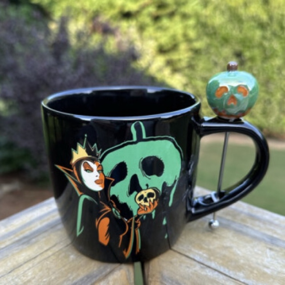 NEW Disney Villains Halloween Mug Evil Queen With Poison Apple Stir Stick